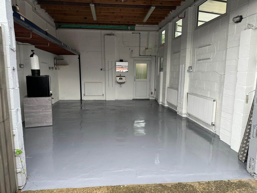 Property photo 1 of 3