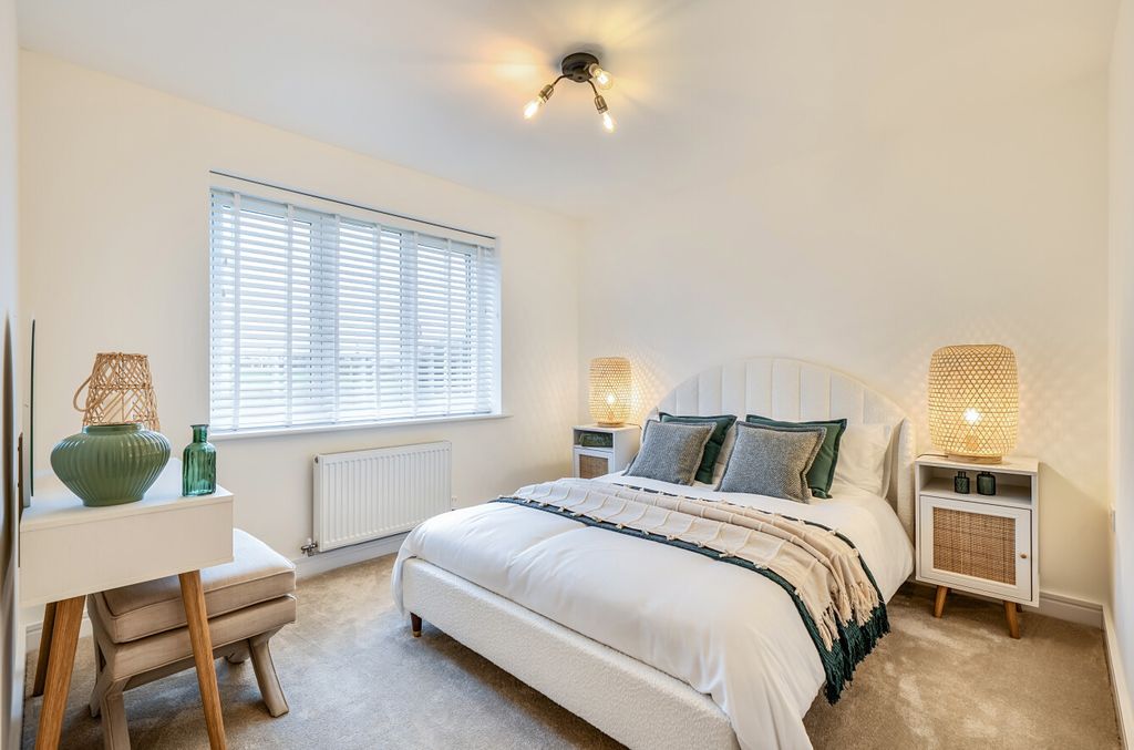 Property photo 3 of 12 1402618-10-697405...