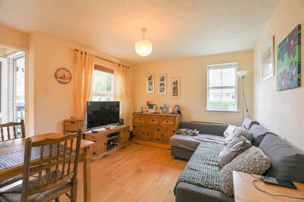 Property photo 3 of 9