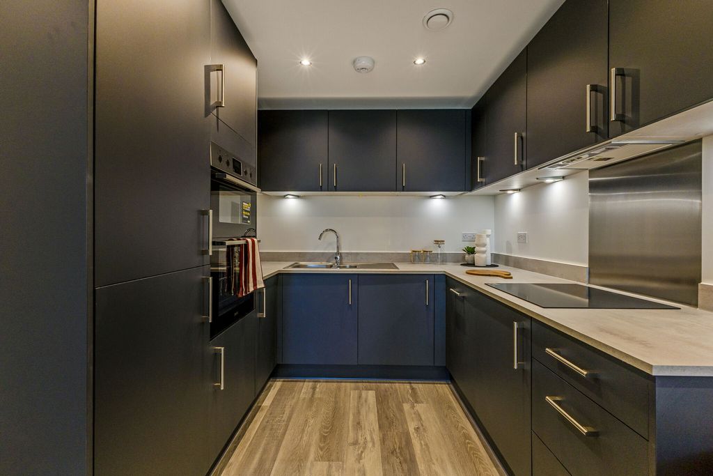 Property photo 3 of 8 Show Home