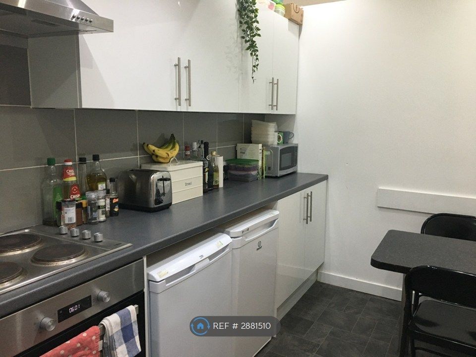 Property photo 2 of 17 Kitchen