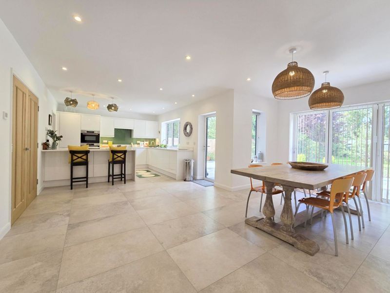 Property photo 2 of 37 Photo 11