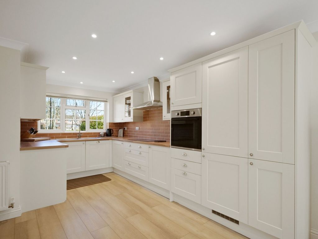 Property photo 2 of 25