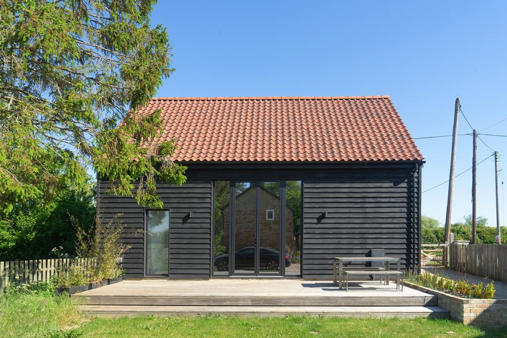 Property photo 1 of 27