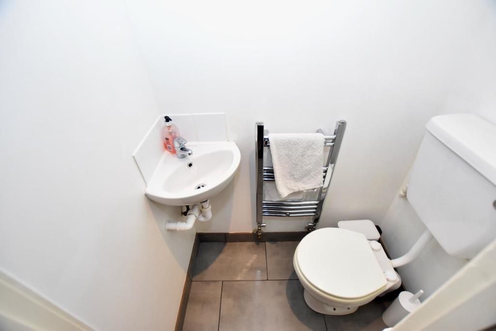 Property photo 2 of 13 O_1H7Agkdt3l4Gq8J1Mivlr61Ndh5.Jpg