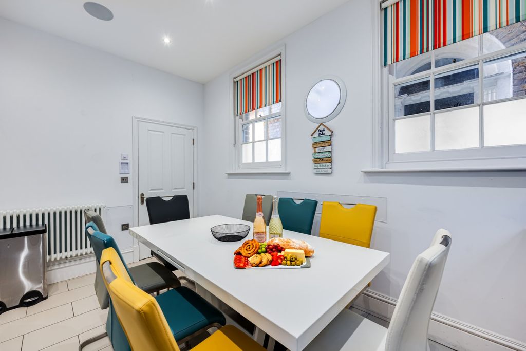 Property photo 3 of 15 Picture 3