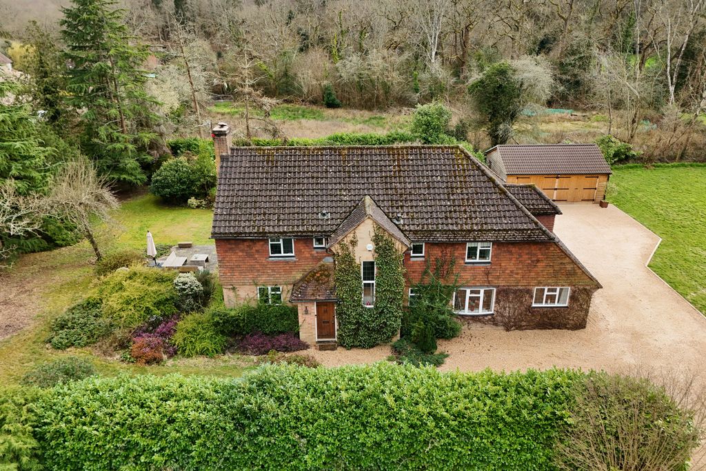 Additional image 20 of 4 bed detached house for salePrestwick Lane, Godalming GU8
