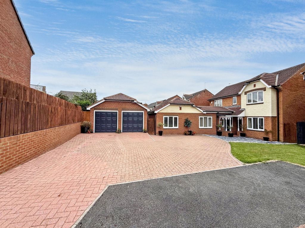 Property photo 1 of 31