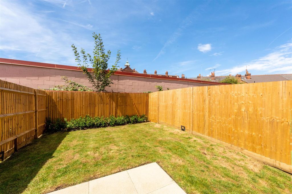 Property photo 3 of 8