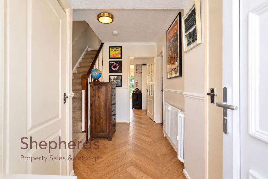 Property photo 2 of 18 4dcc750F-dcc9-4220-B4Af-c84921Fb1878.Jpg