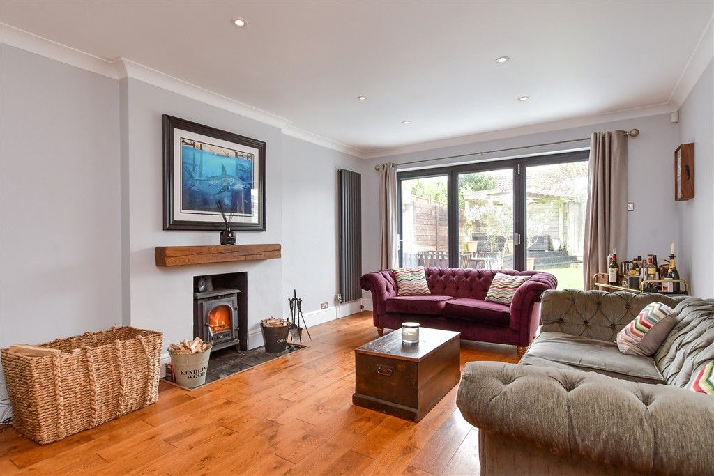 Property photo 1 of 18 Lounge