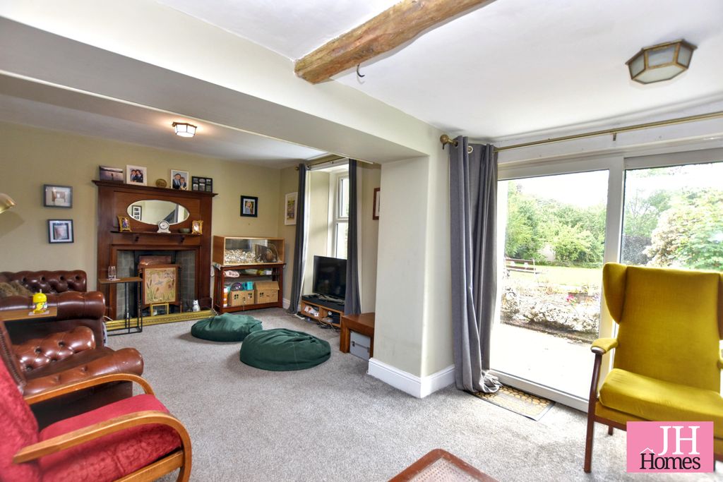 Property photo 2 of 25