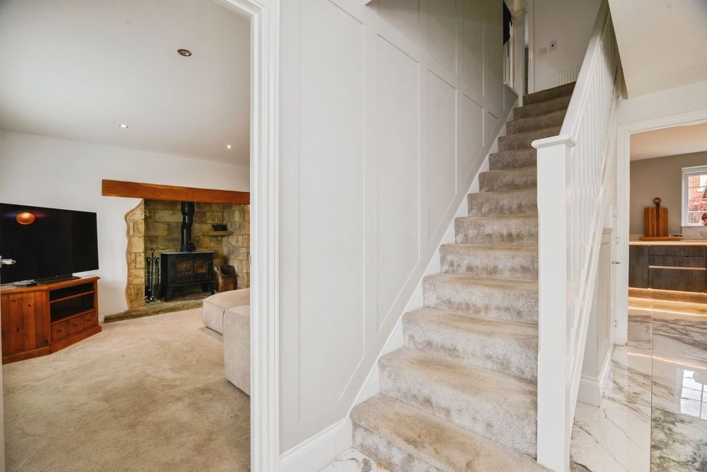 Property photo 2 of 25 Pbox-Img.Jpg