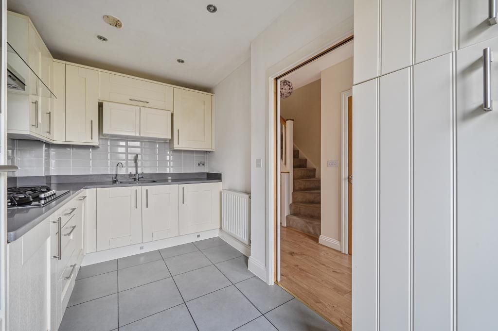 Property photo 3 of 18 Kitchen