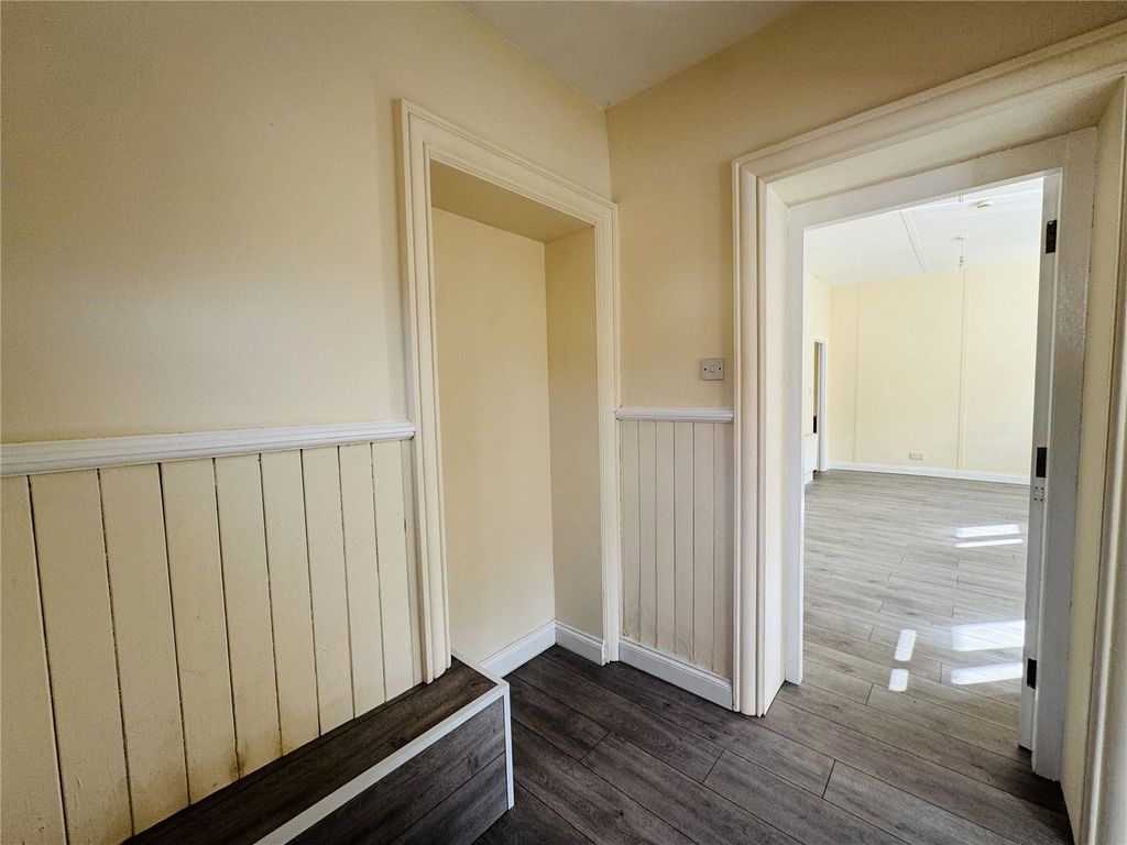 Property photo 2 of 9 Picture No. 14