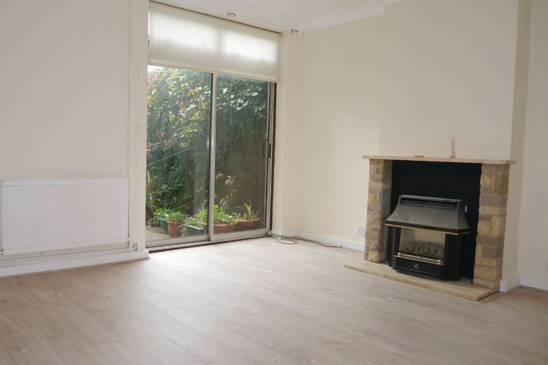 Property photo 3 of 10 Photo 1