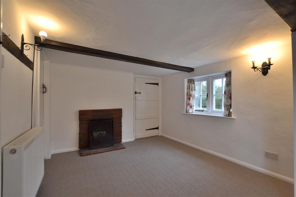 Property photo 3 of 10 Dining Room