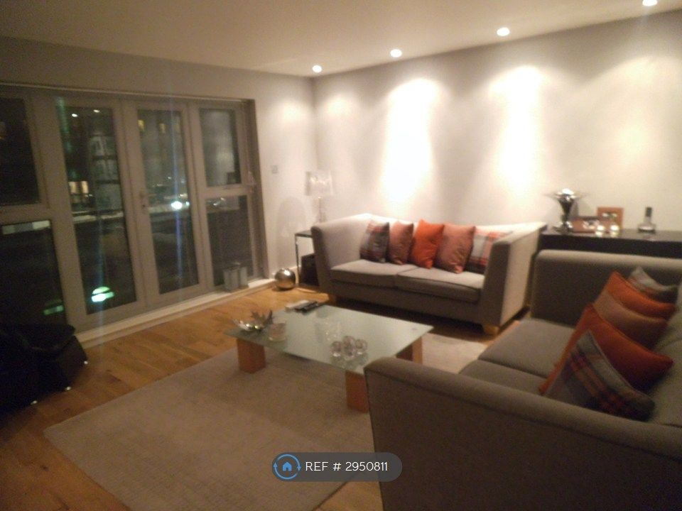Property photo 3 of 23 Lounge
