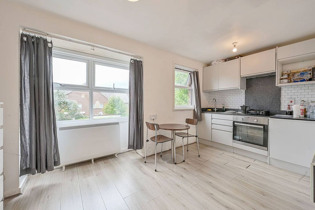 Property photo 1 of 5