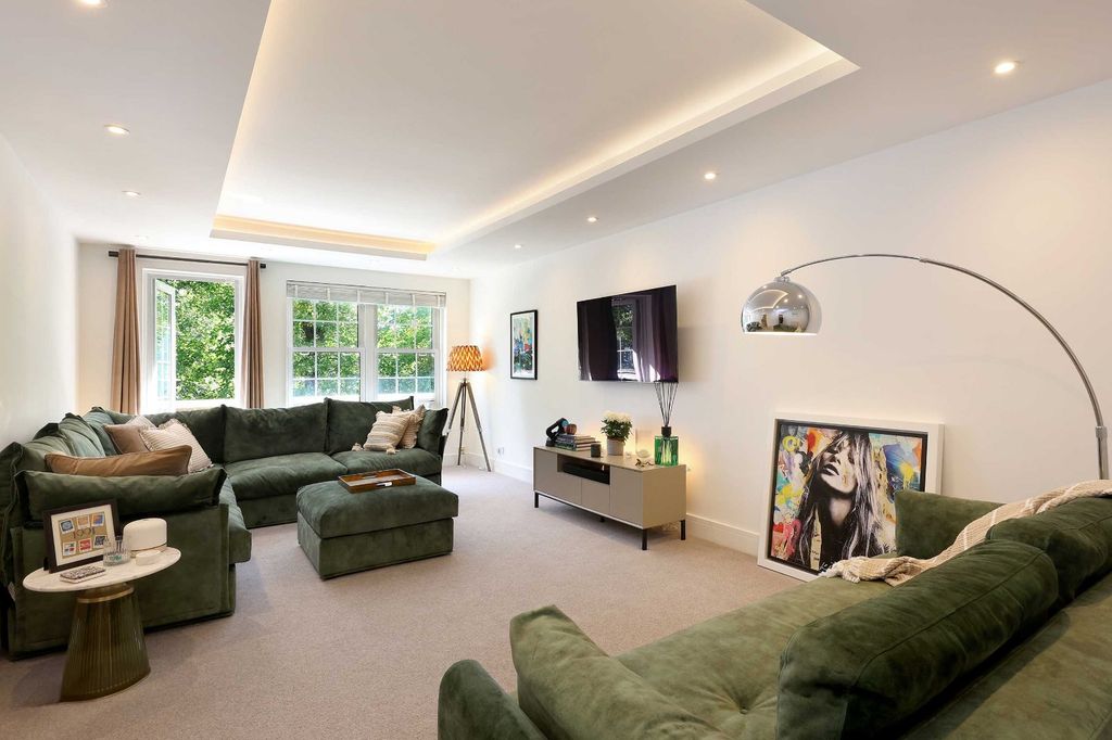 Property photo 2 of 17 Picture No. 12