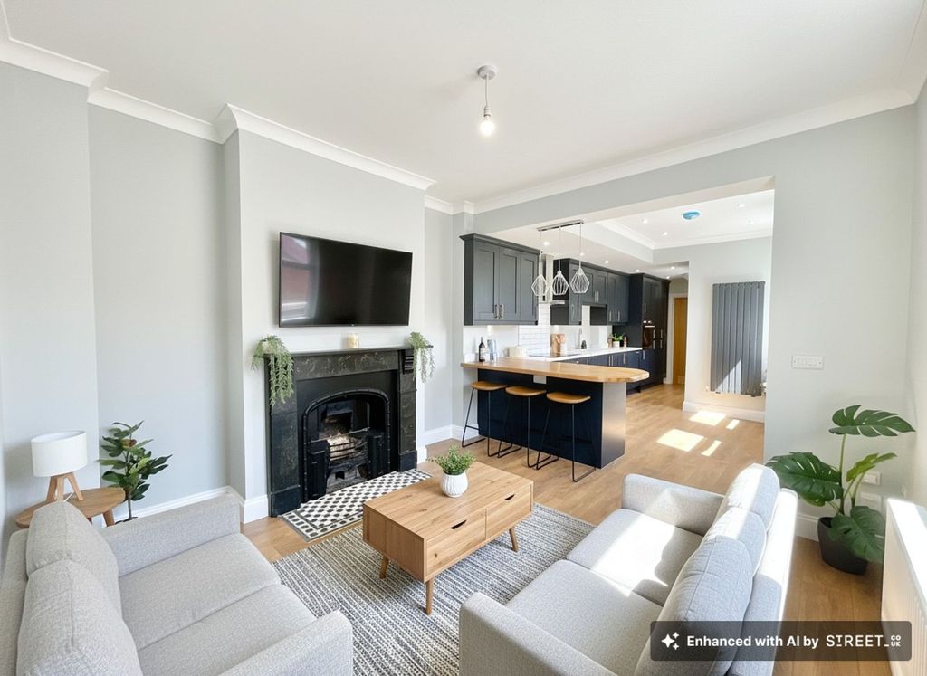 Property photo 2 of 31