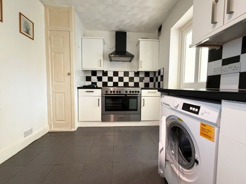 Property photo 3 of 16 Kitchen