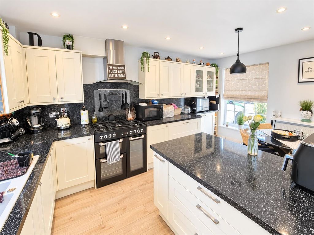Property photo 2 of 16 Kitchen