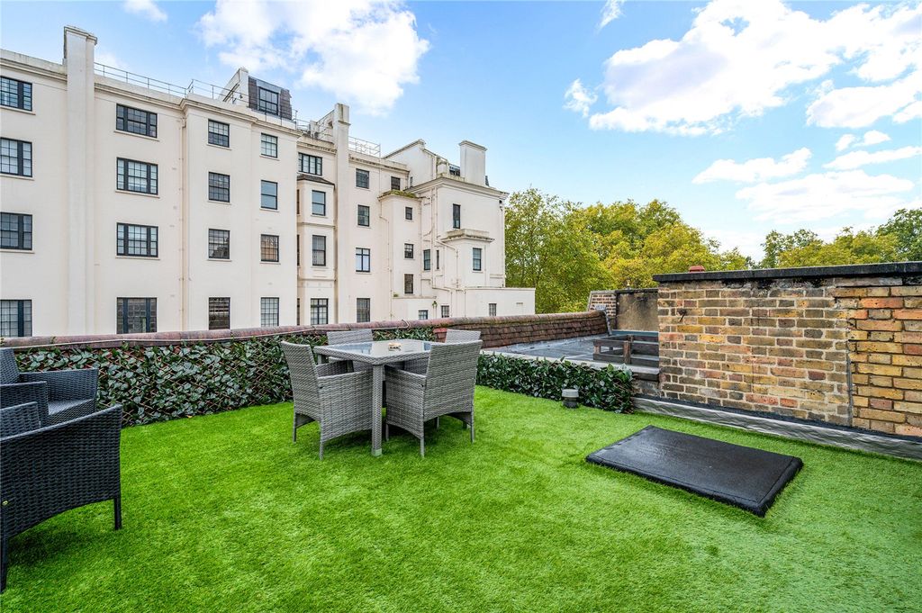 Property photo 3 of 15 Picture No. 24