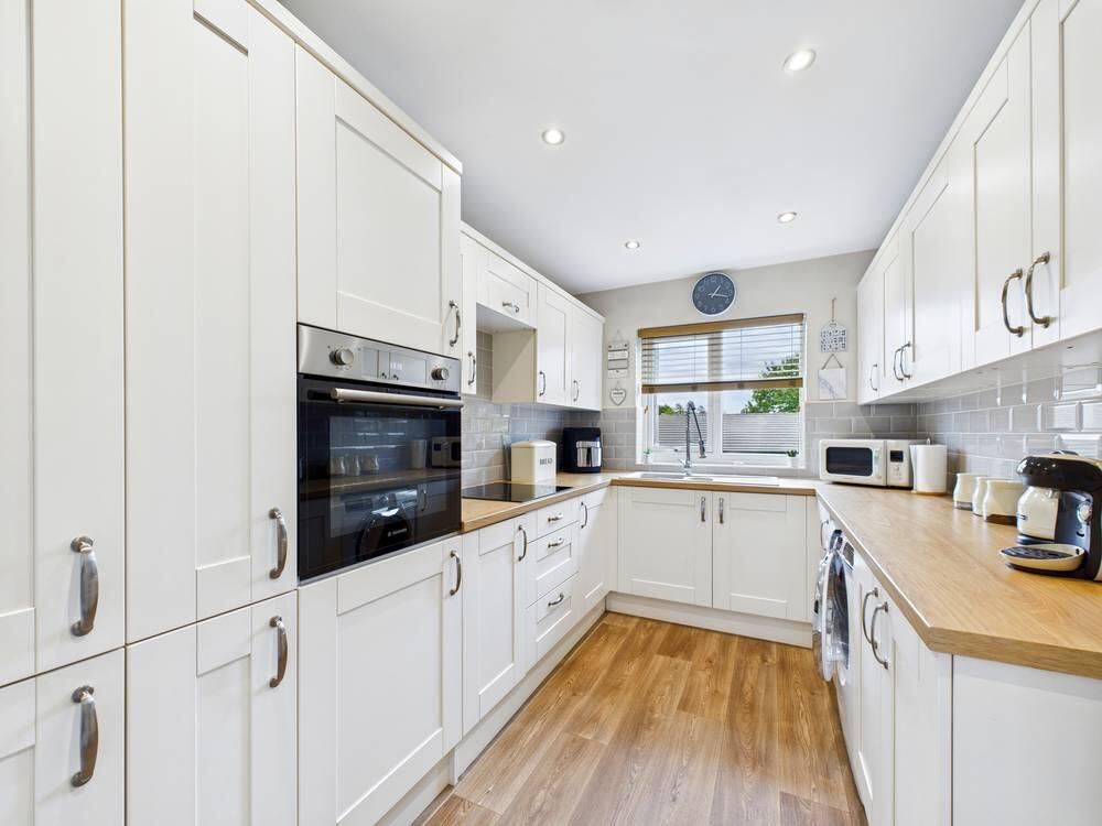 Property photo 1 of 15 Kitchen