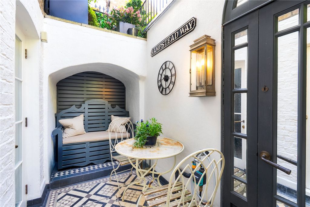 Property photo 2 of 17 Picture No. 29