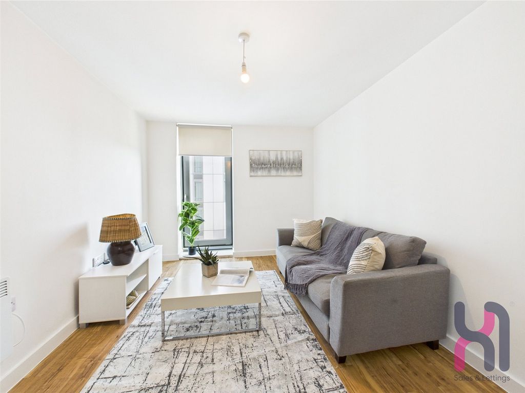 Property photo 3 of 11 Picture No. 17