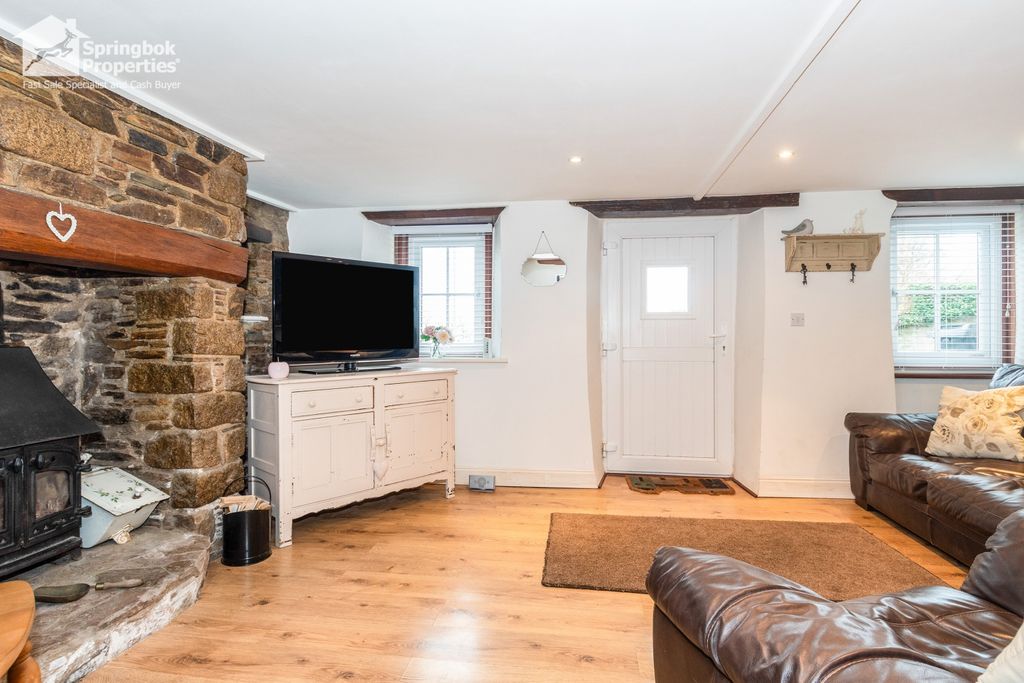 Property photo 2 of 20 1