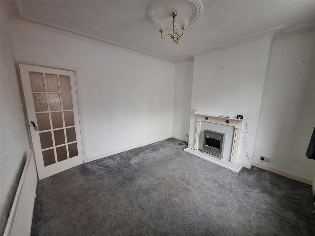 Property photo 3 of 8 Front Reception.Jpg