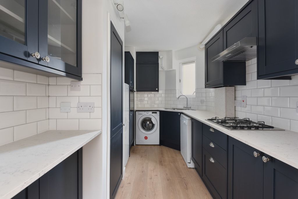 Property photo 2 of 15 1029014