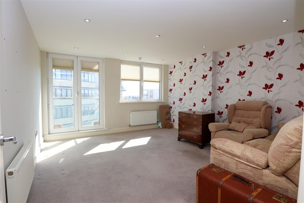 Property photo 3 of 13 Living Room