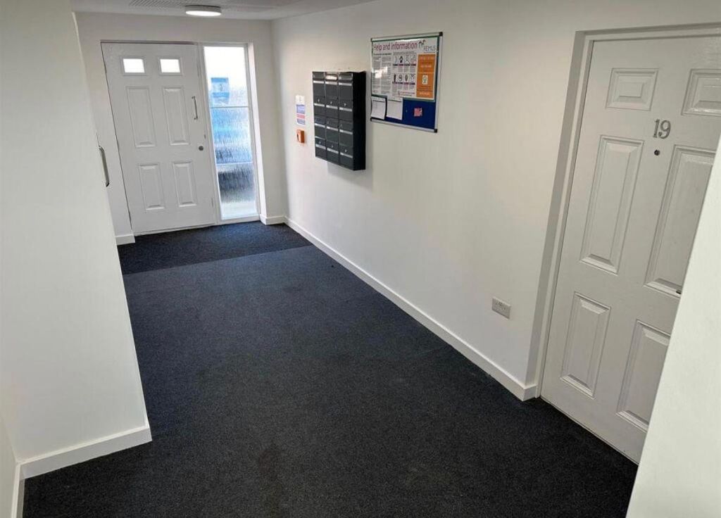 Property photo 2 of 12 1000060452.Jpg