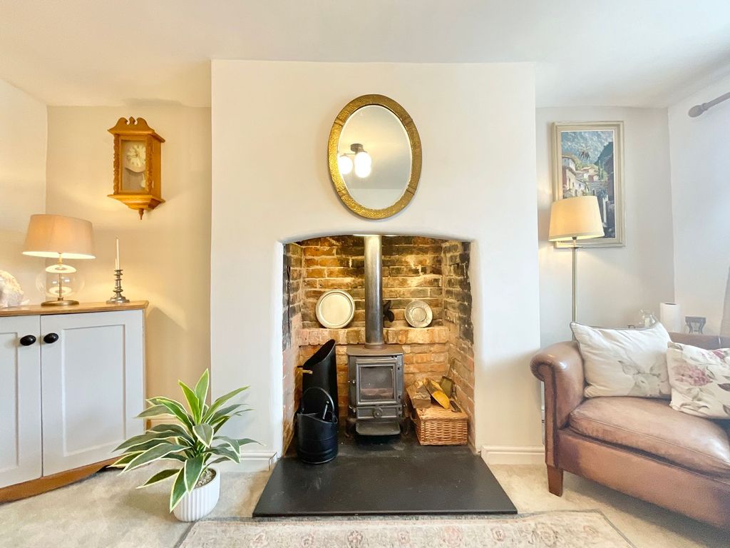 Property photo 2 of 35
