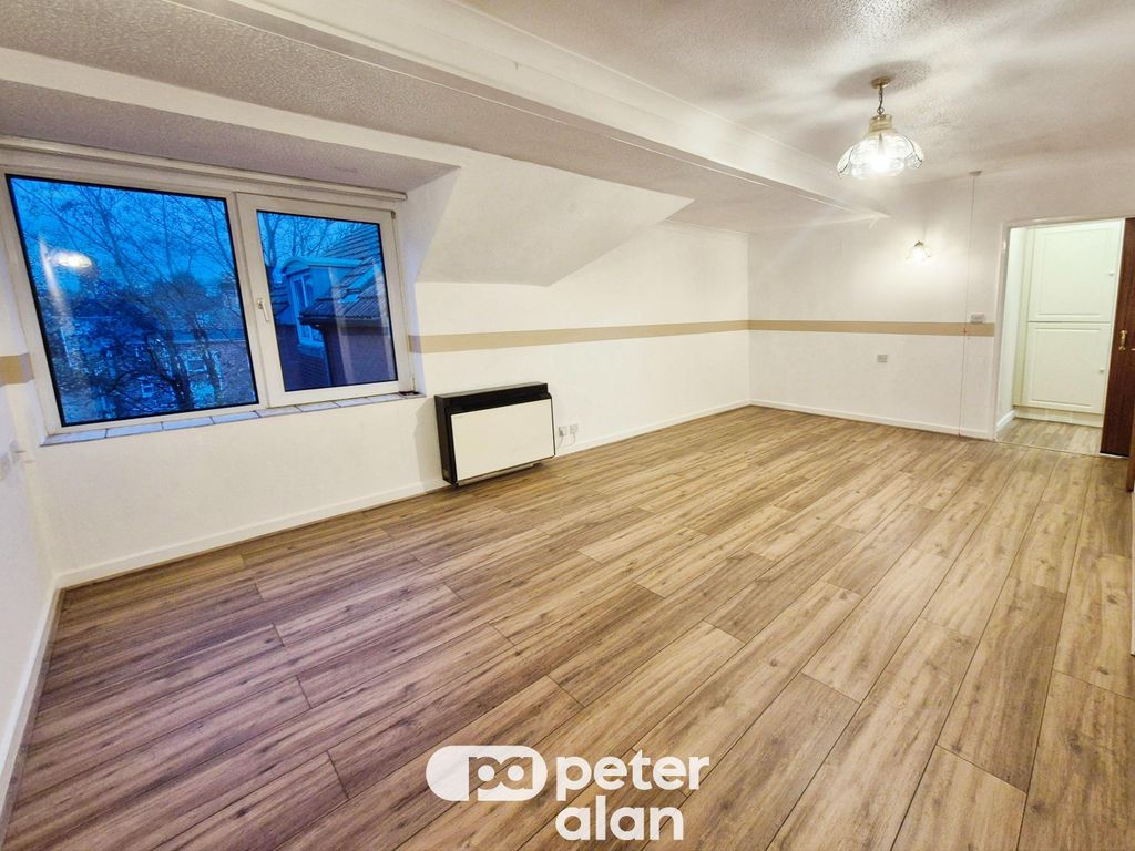Property photo 2 of 11 Image