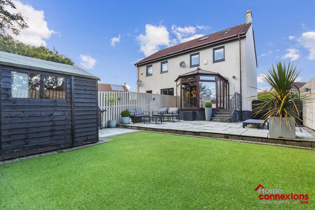 Property photo 2 of 19 Rear Garden