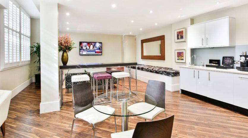 Property photo 2 of 9 Serviced Office To Rent In Farm Street, Mayfair, W