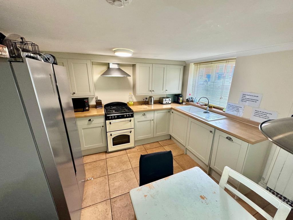 Property photo 2 of 15 Image