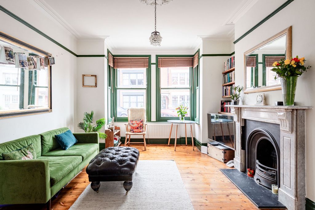 Property photo 3 of 21