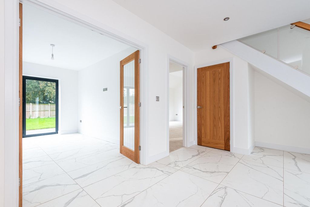 Property photo 3 of 16 Hallway