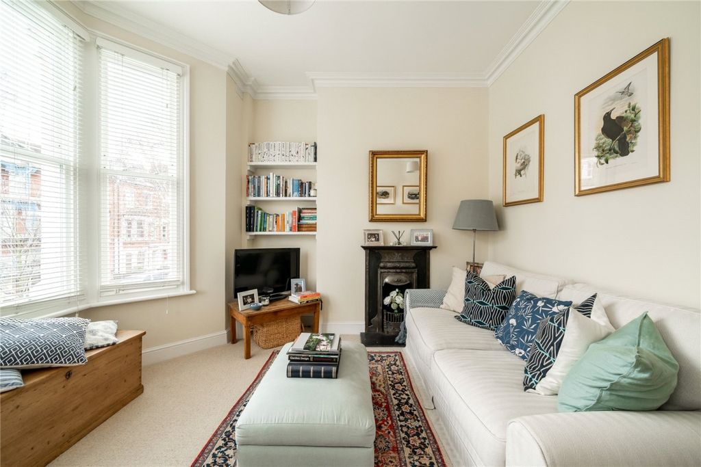 Property photo 1 of 8