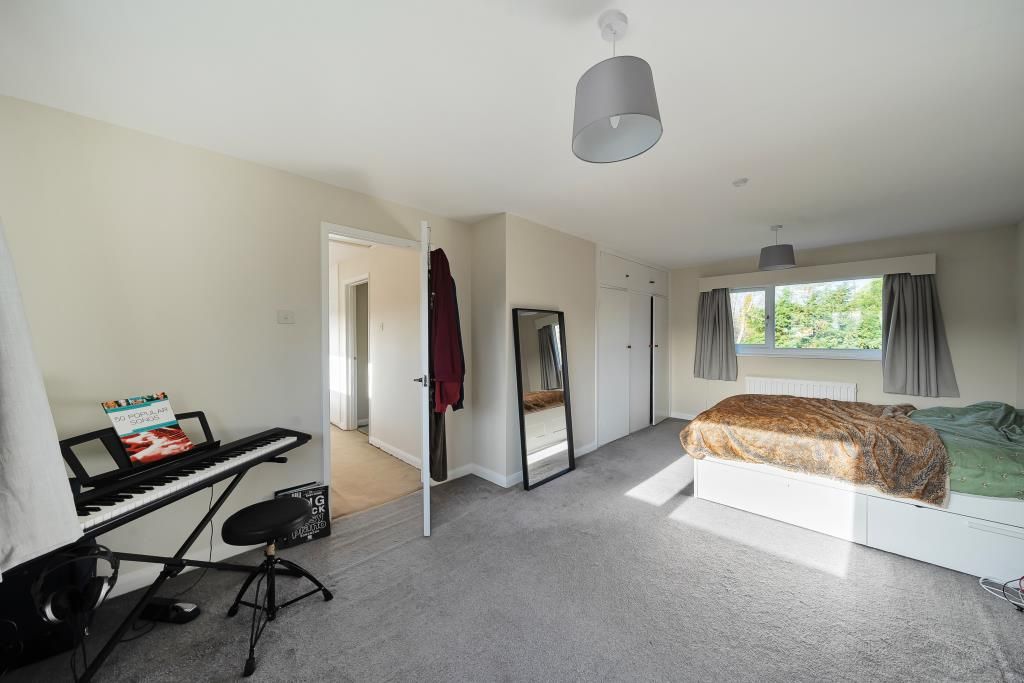 Property photo 2 of 15 Bedroom
