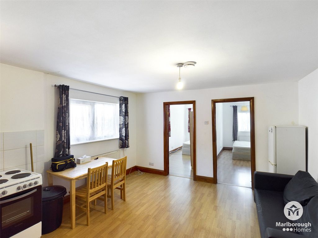 Property photo 1 of 9 Stratford E15