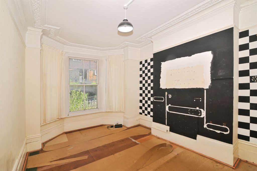 Property photo 2 of 9