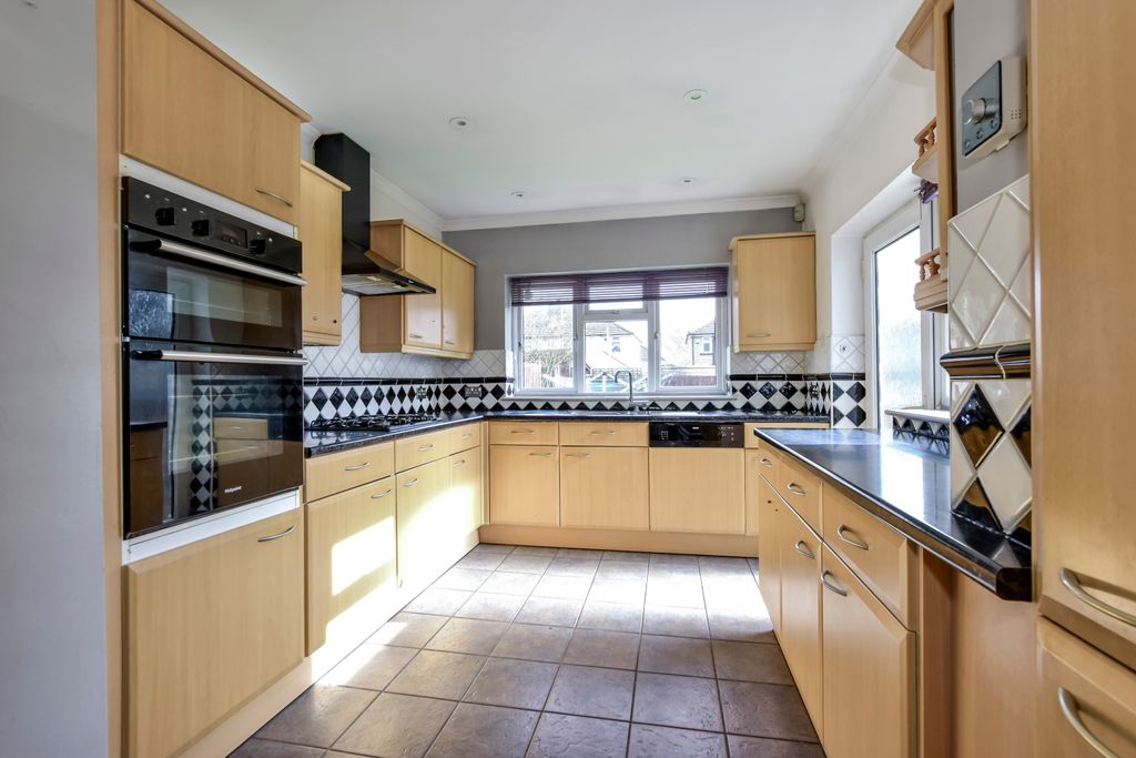 Property photo 2 of 19 Dsc_0476-Dsc_0477