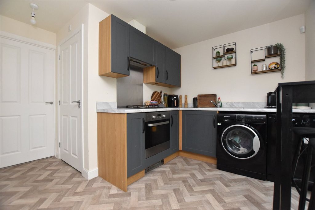 Property photo 2 of 15 Picture No. 13