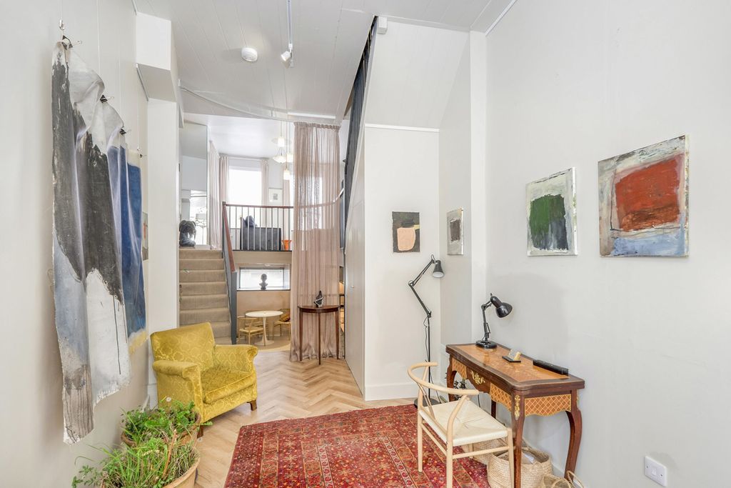 Property photo 3 of 14 Pbox-Img.Jpg